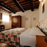 Отель Relais Borgo Torale Пассиньяно-суль-Тразимено