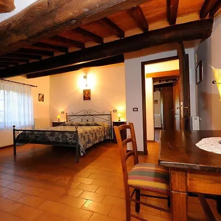 فندق Relais Borgo Torale باسّينيانو سول تْرازي