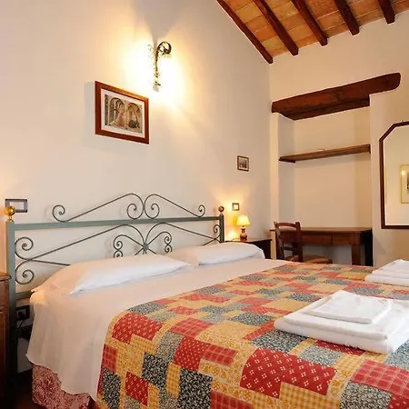 Relais Borgo Torale 特拉西梅诺湖畔帕西尼亚诺