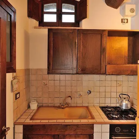 فندق Relais Borgo Torale باسّينيانو سول تْرازي