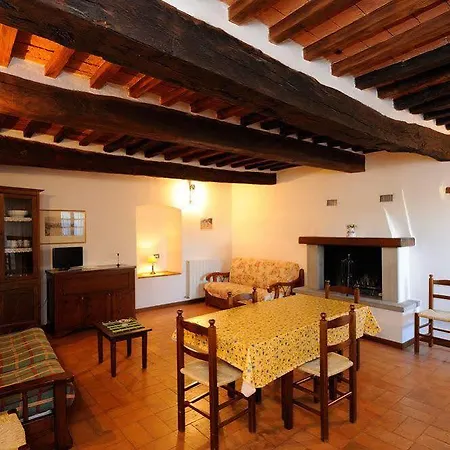 Relais Borgo Torale 特拉西梅诺湖畔帕西尼亚诺