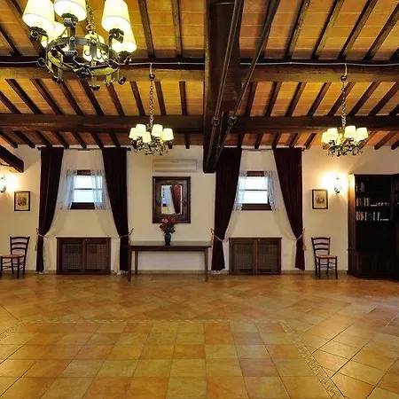 Relais Borgo Torale * 特拉西梅诺湖畔帕西尼亚诺